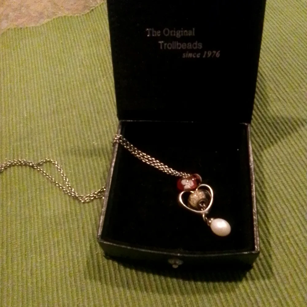 Trollbeads Silver and White Pendant Necklace - Picture 3 of 9